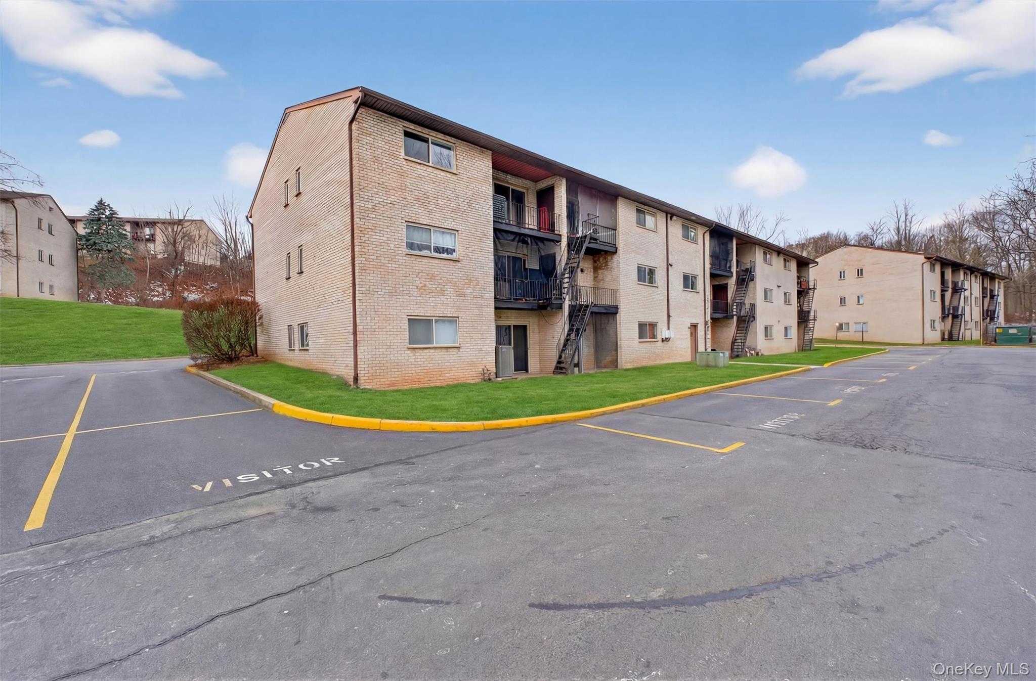 26 Cooper Road Unit: 715