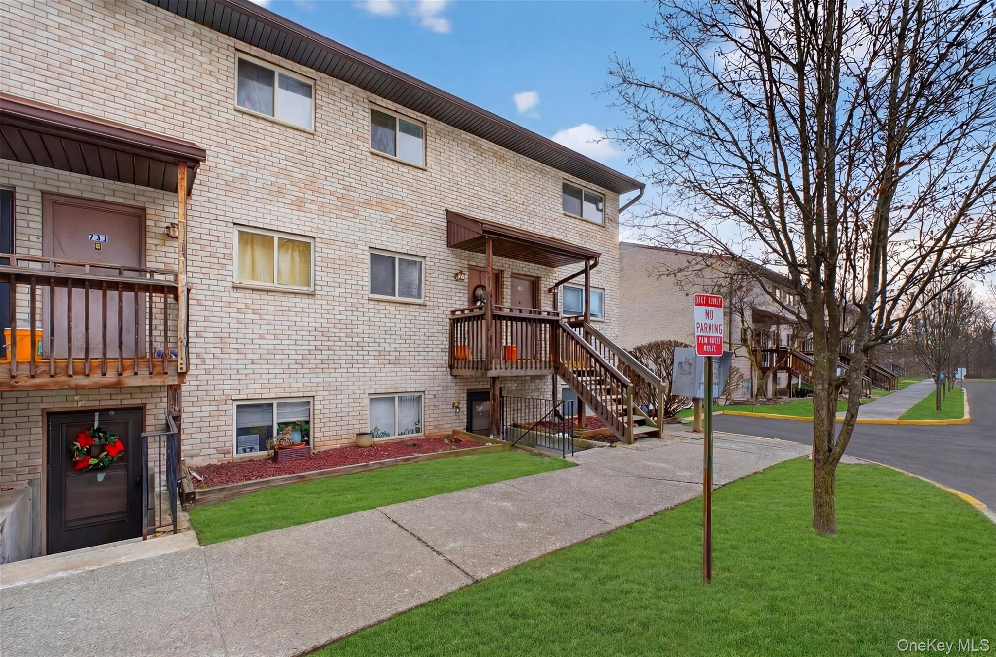 26 Cooper Road Unit: 715