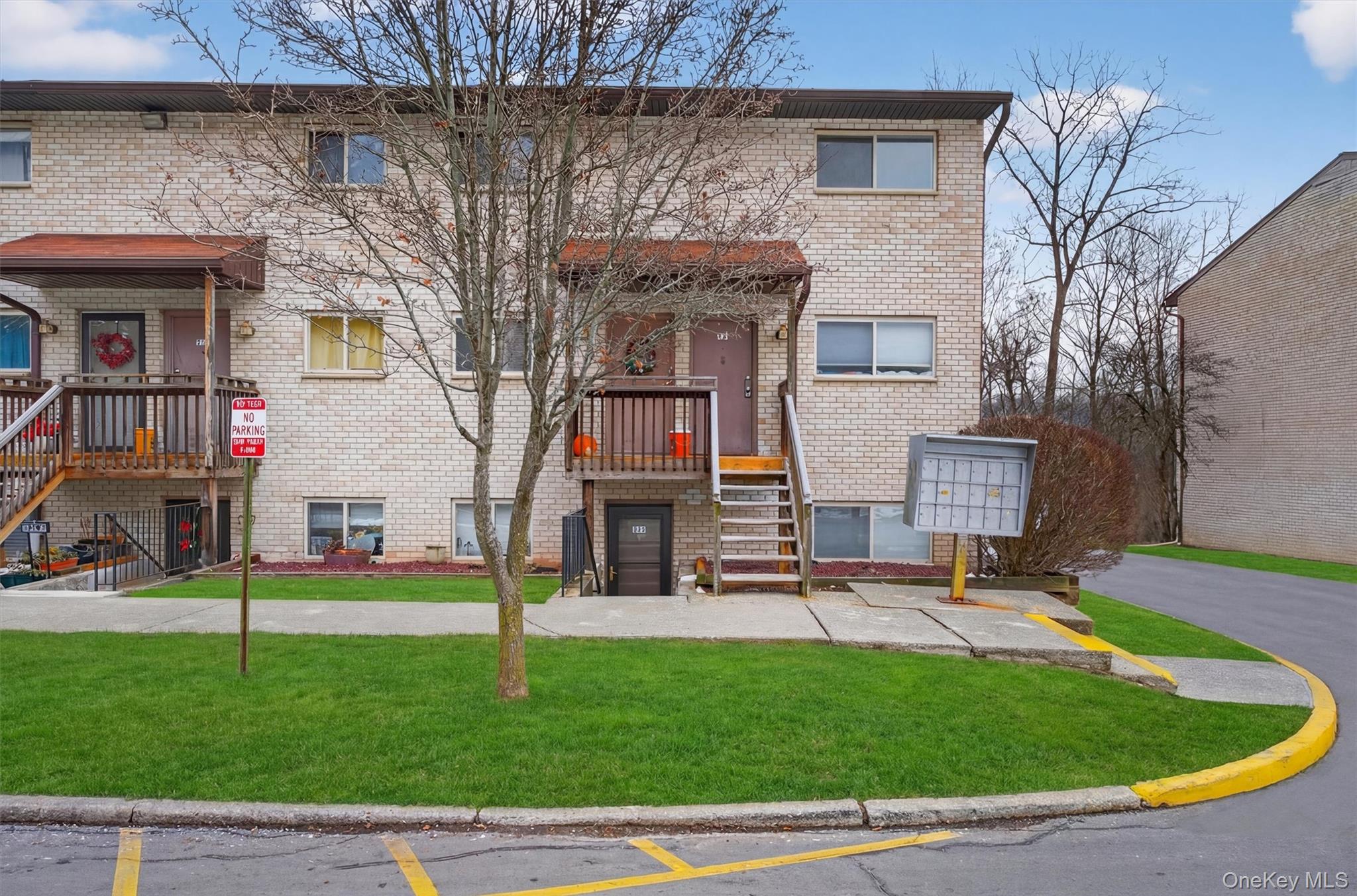 26 Cooper Road Unit: 715