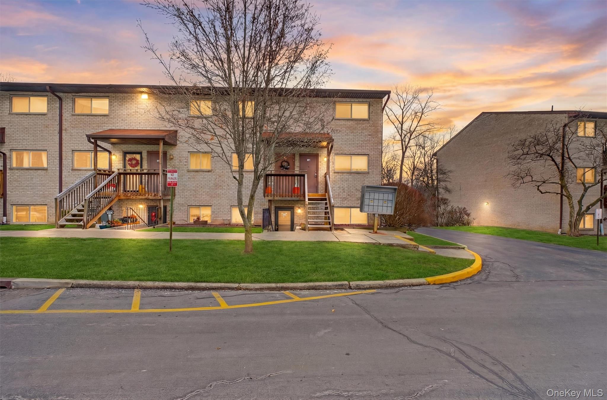 26 Cooper Road Unit: 715