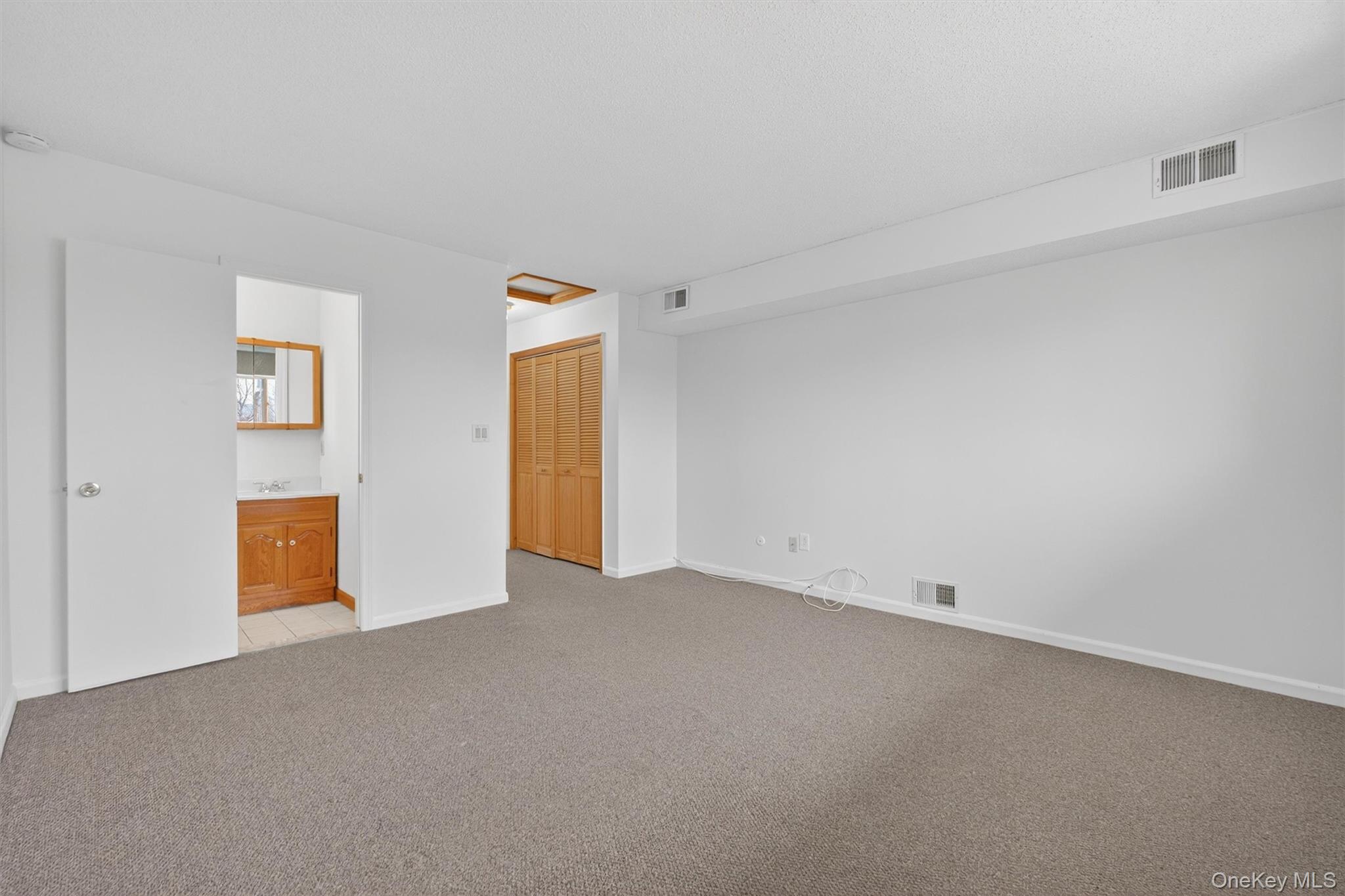 26 Cooper Road Unit: 715