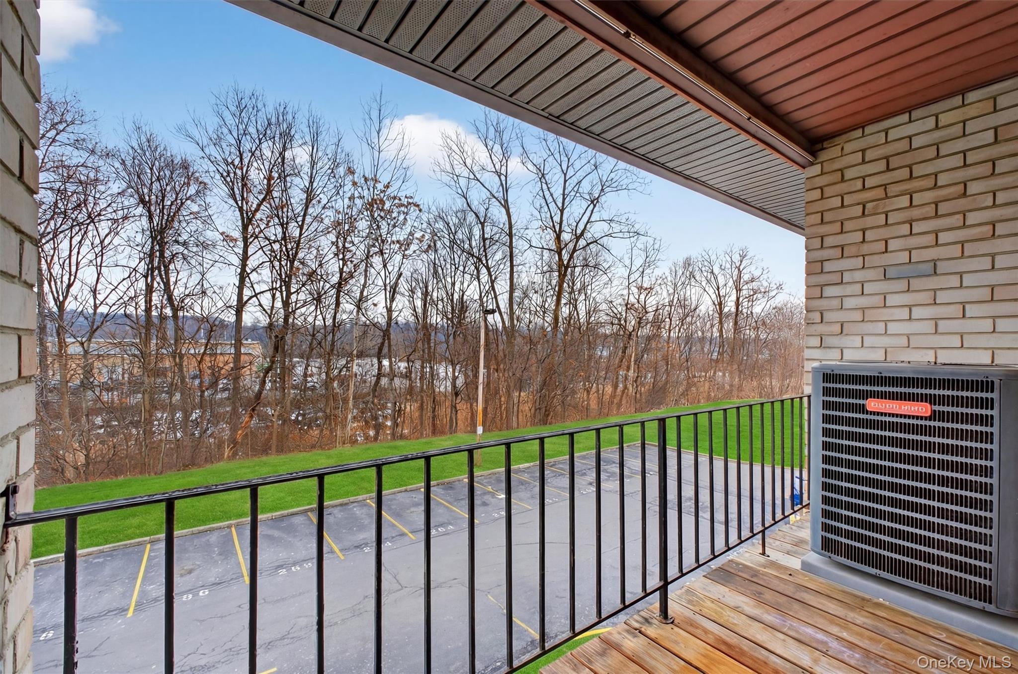 26 Cooper Road Unit: 715