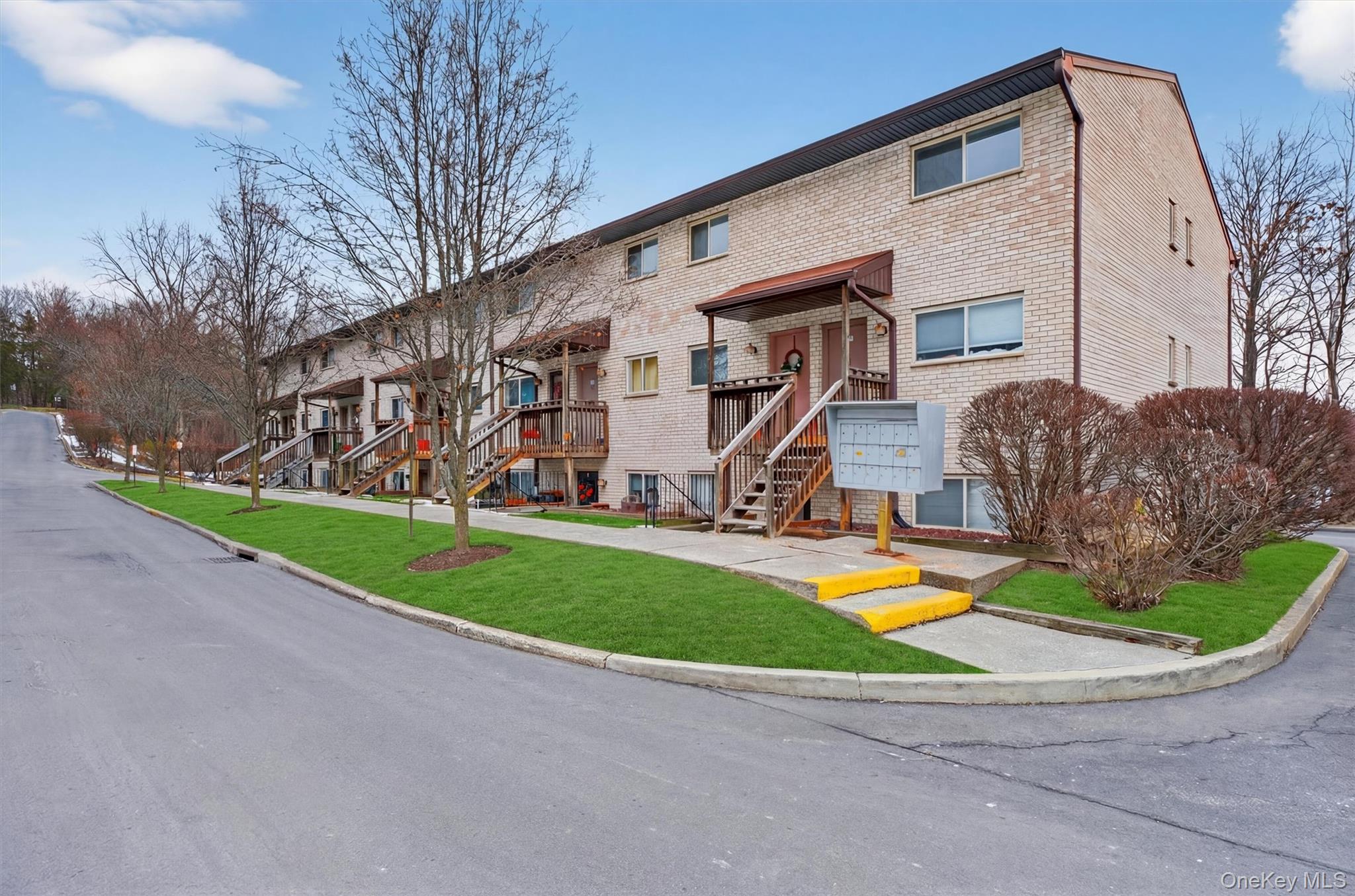 26 Cooper Road Unit: 715