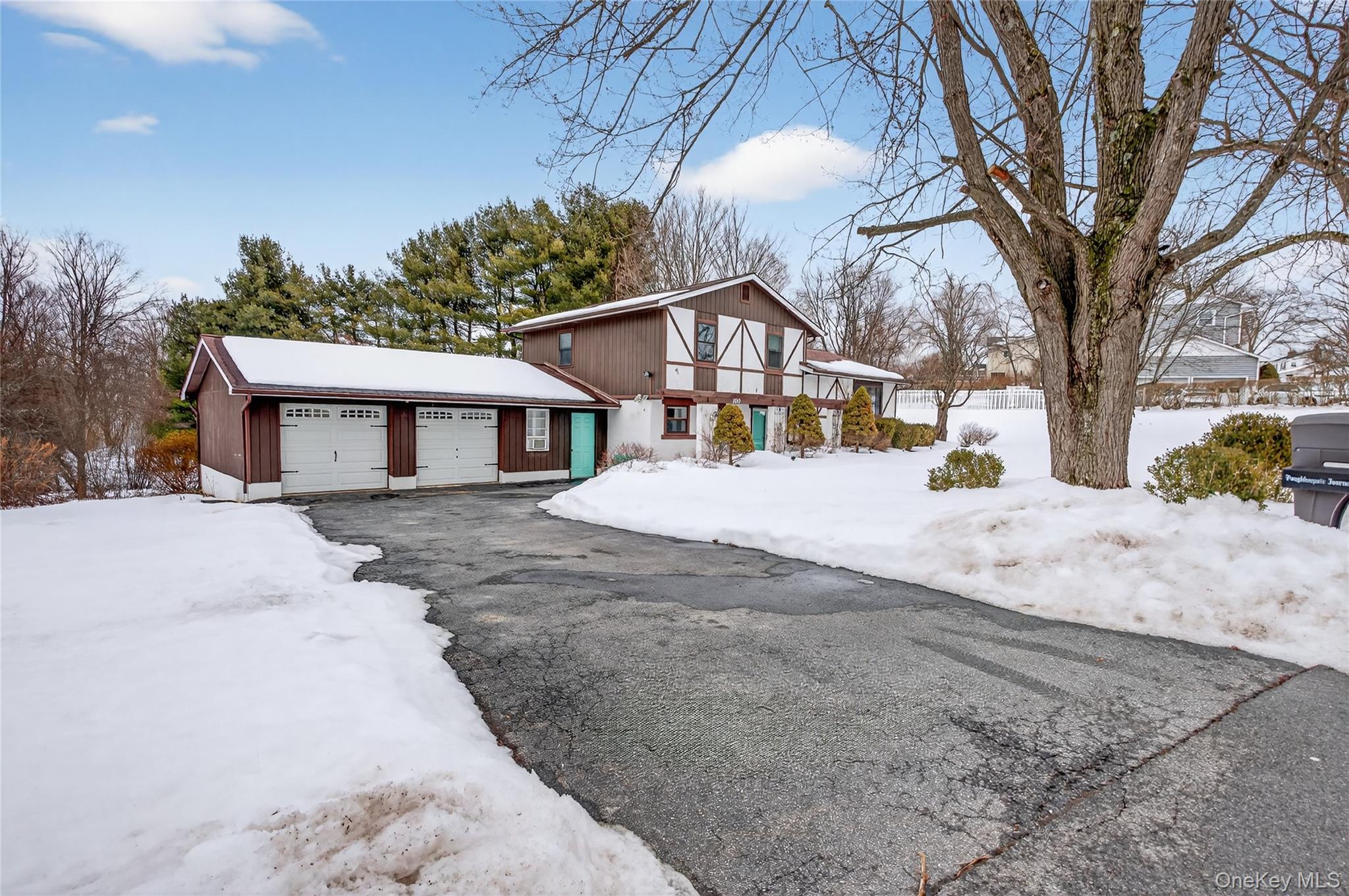 100 Watch Hill Drive