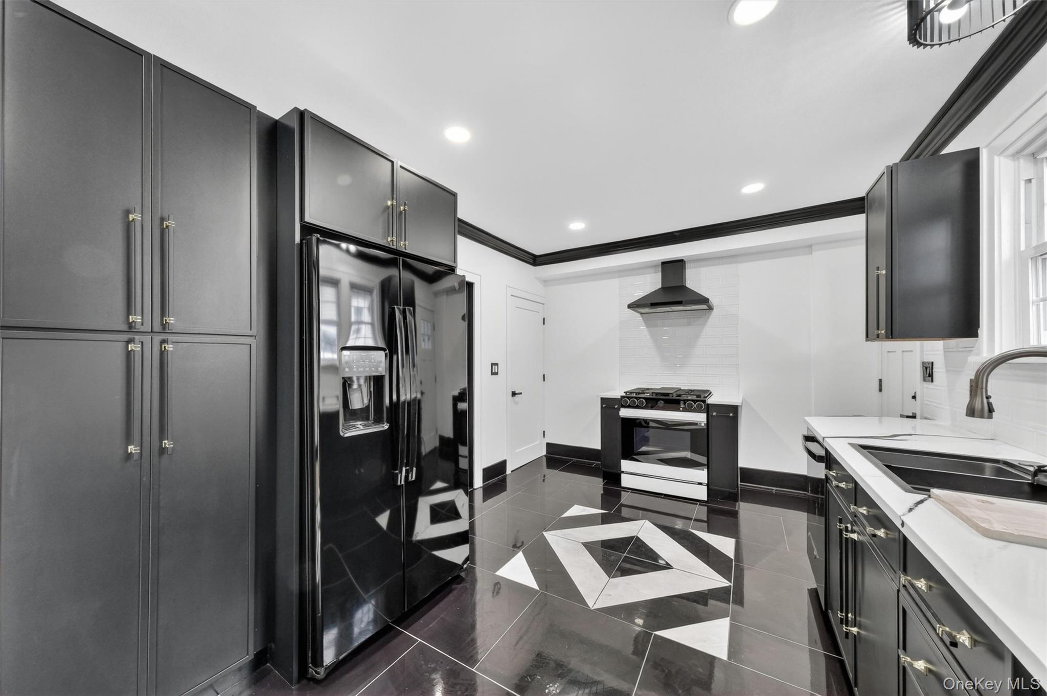 32 Dutchess Terrace