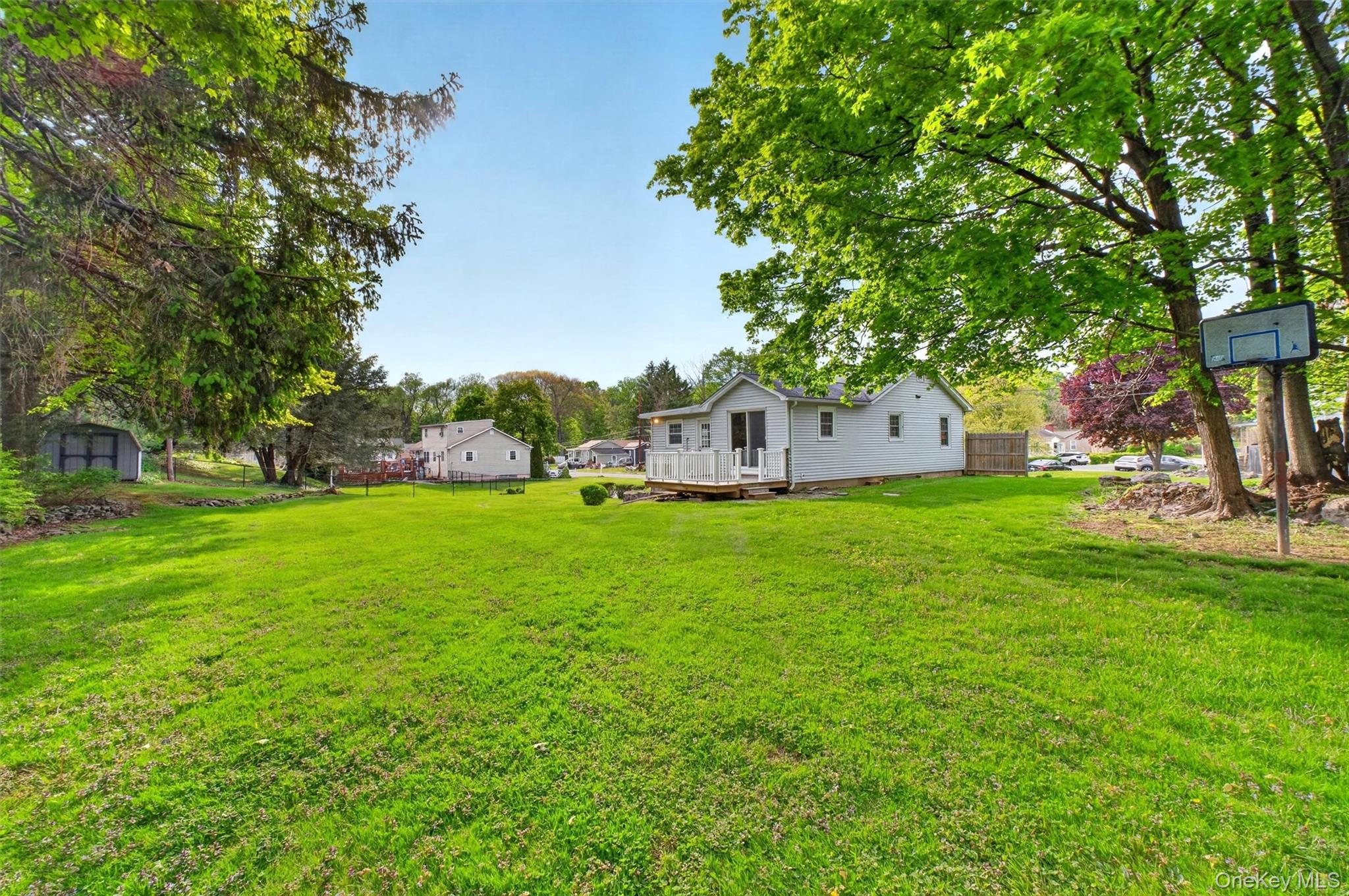 17 Holt Road