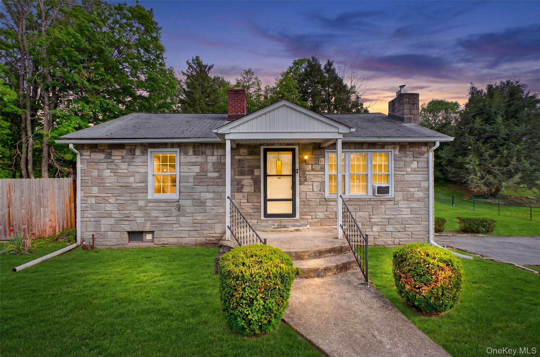 17 Holt Road