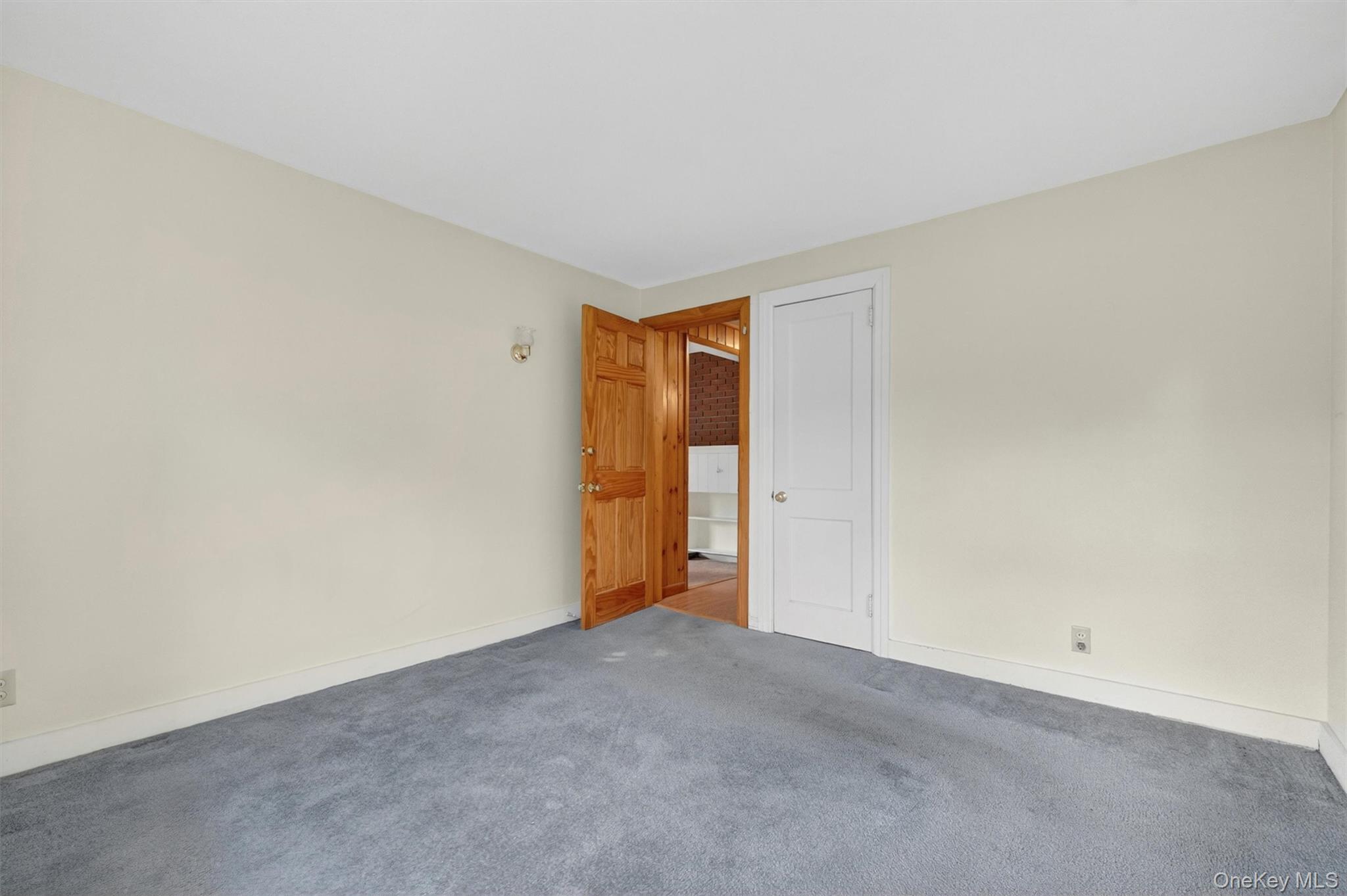 17 Holt Road