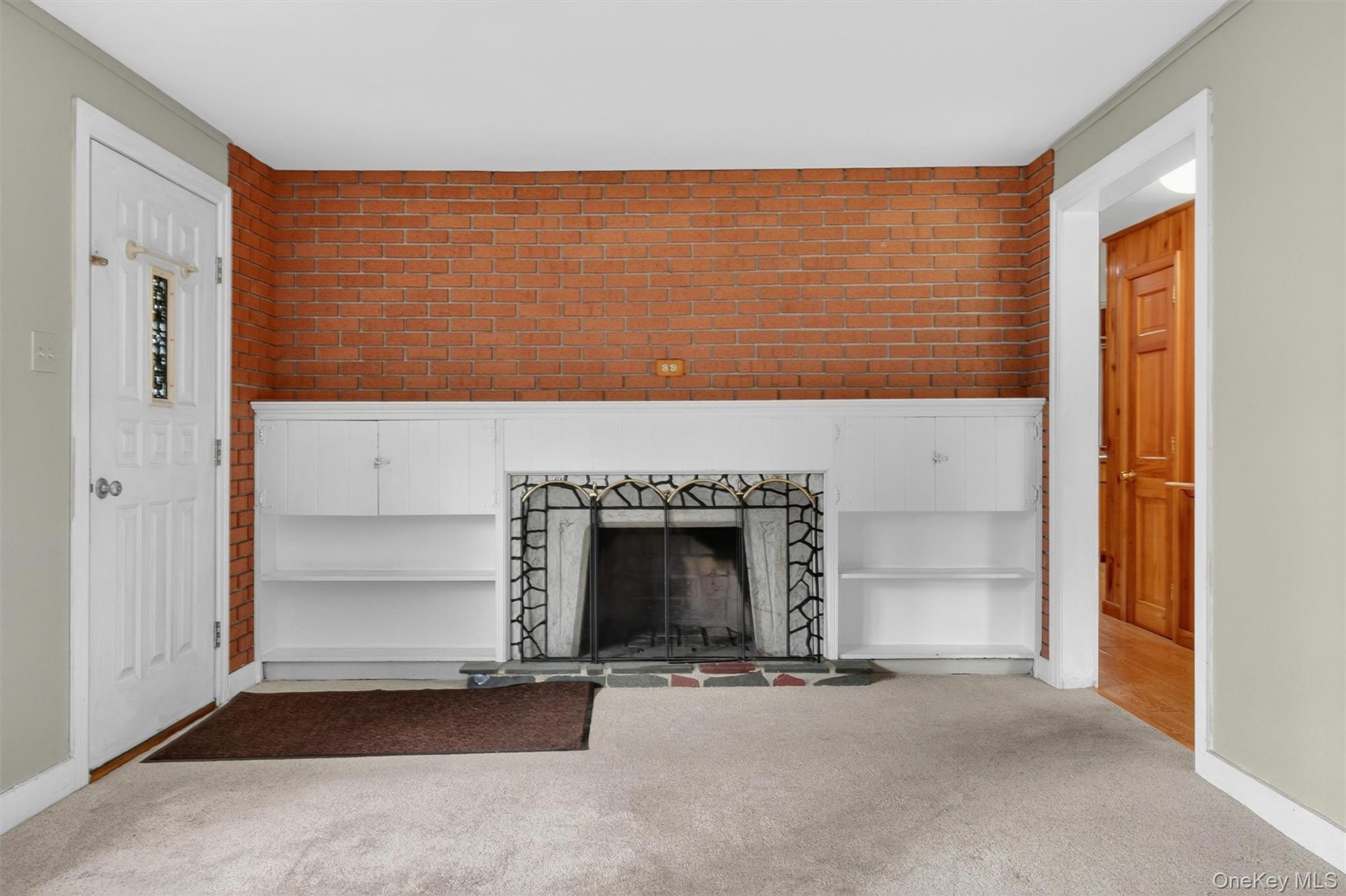 17 Holt Road