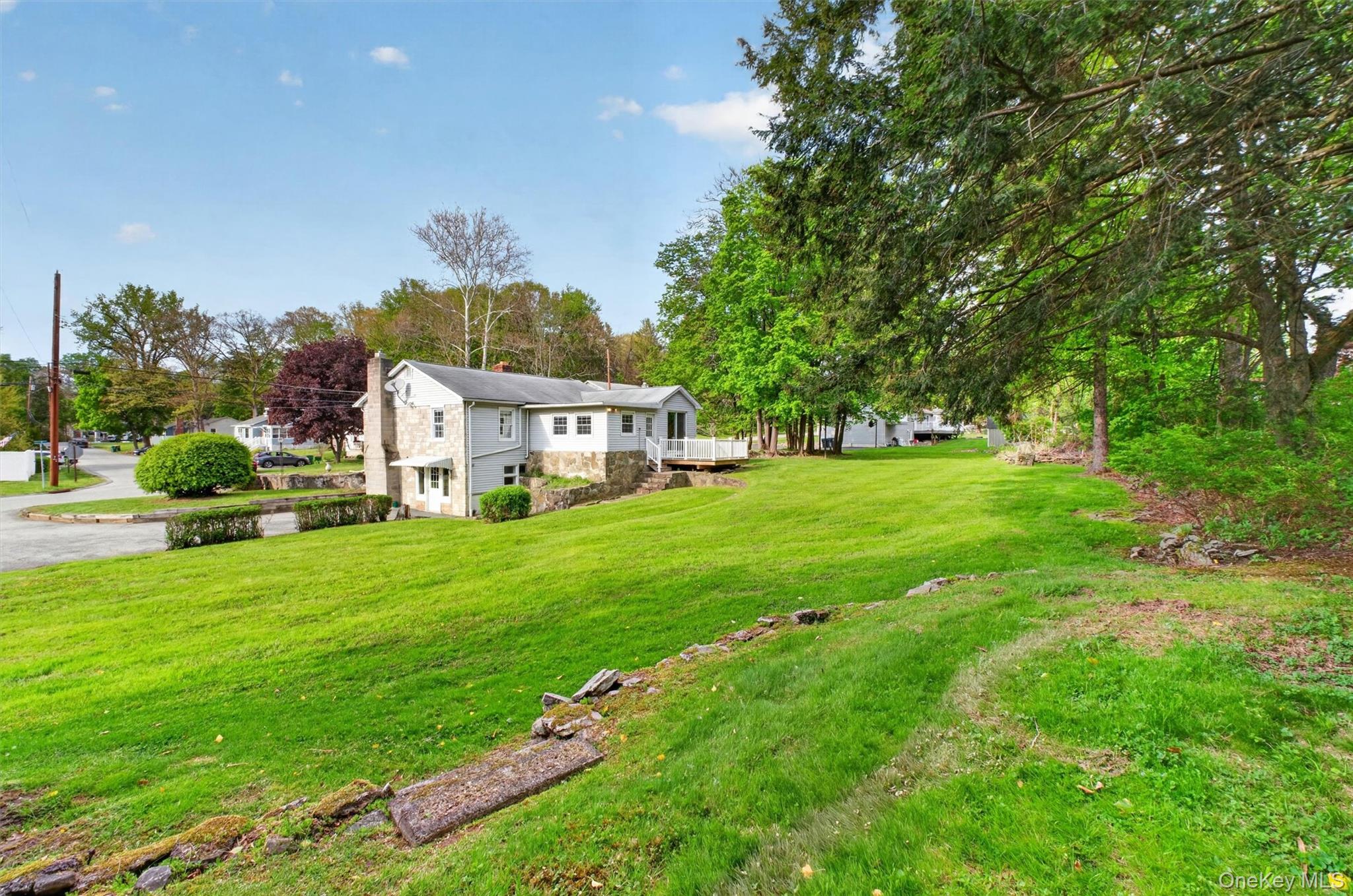 17 Holt Road