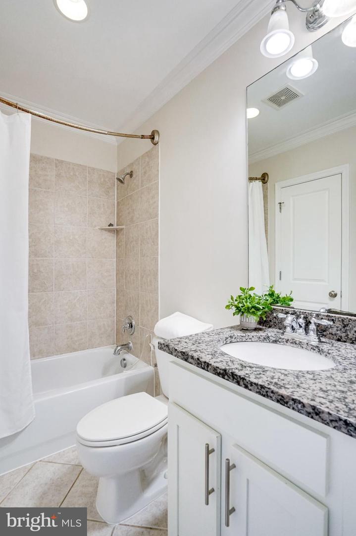 430 Irving St NW #108