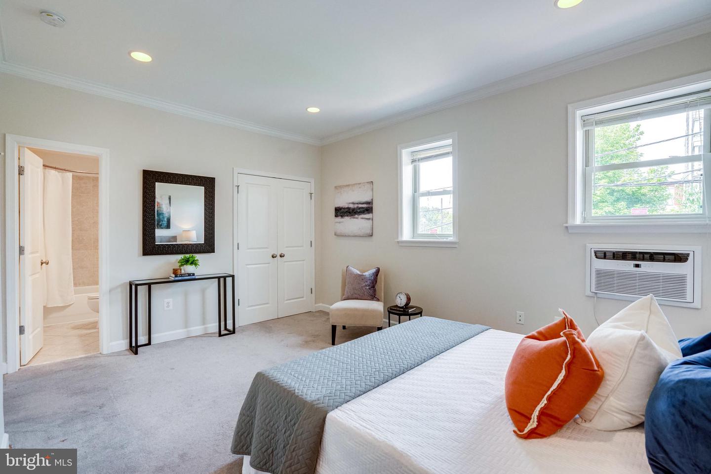 430 Irving St NW #108