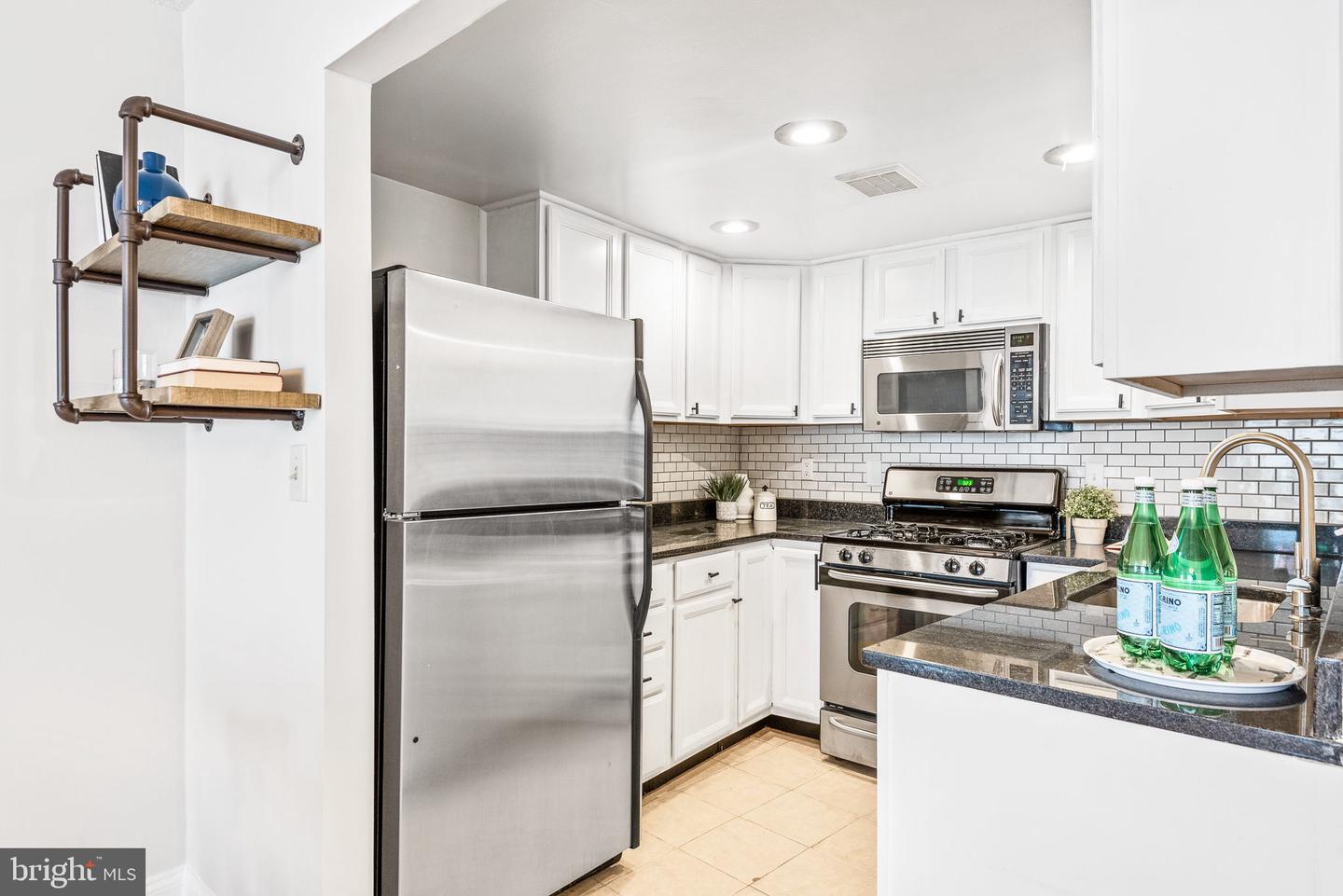 1239 Vermont Ave NW #106