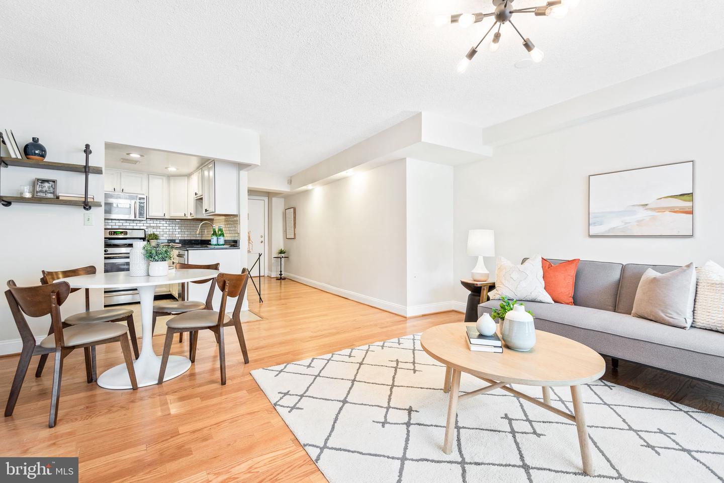 1239 Vermont Ave NW #106