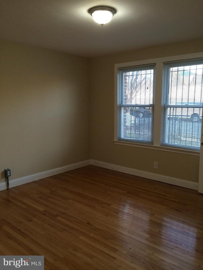 1715 H St NE #2