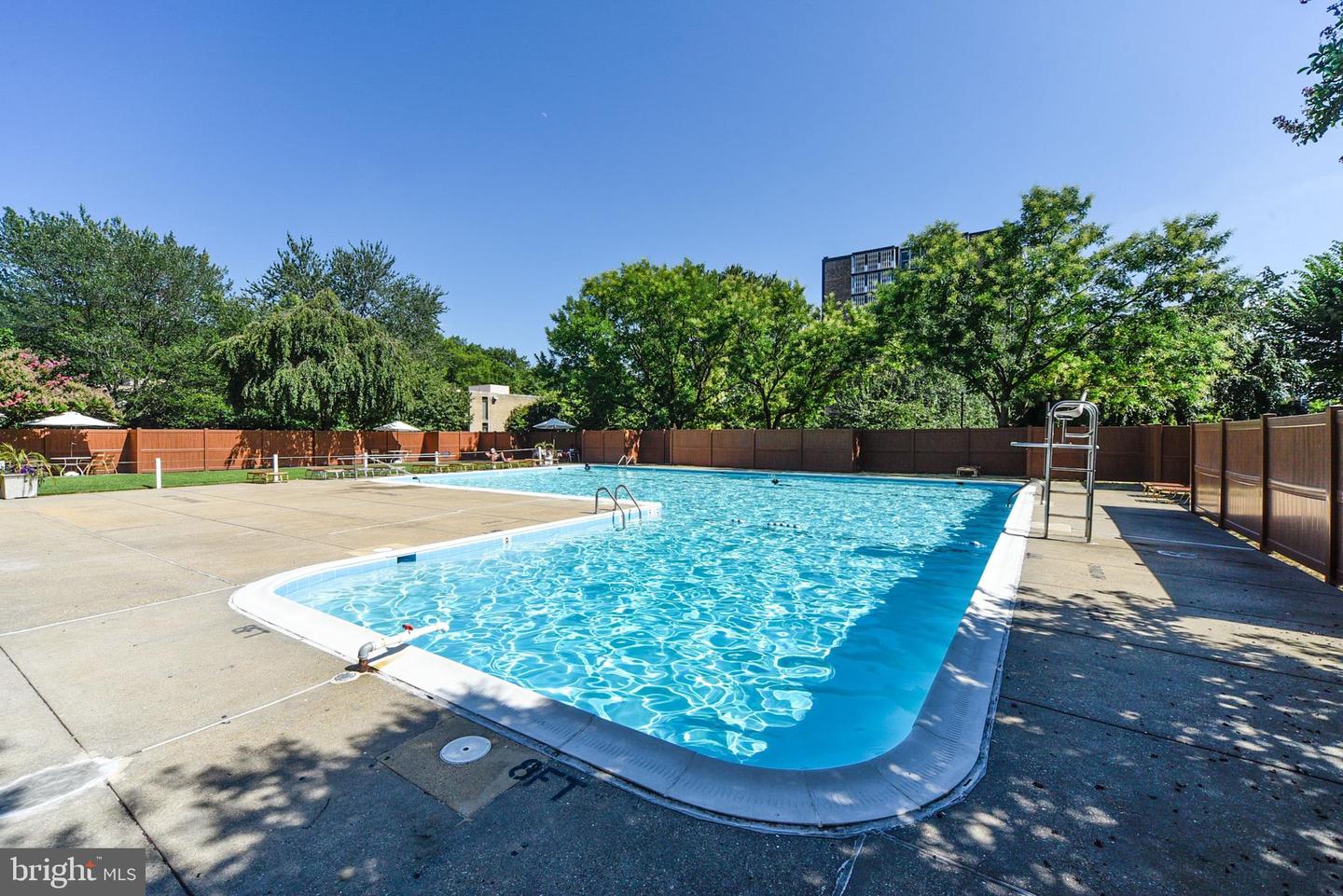 240 M St SW #E807