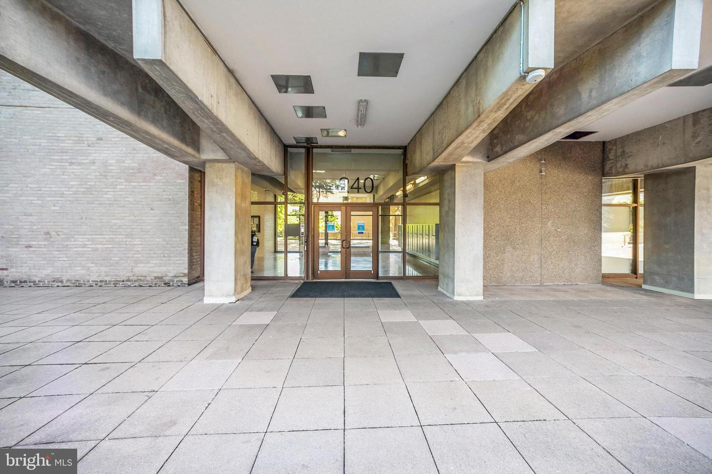 240 M St SW #E807
