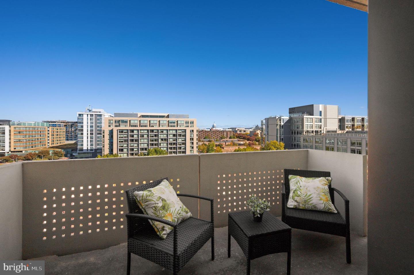 240 M St SW #E807