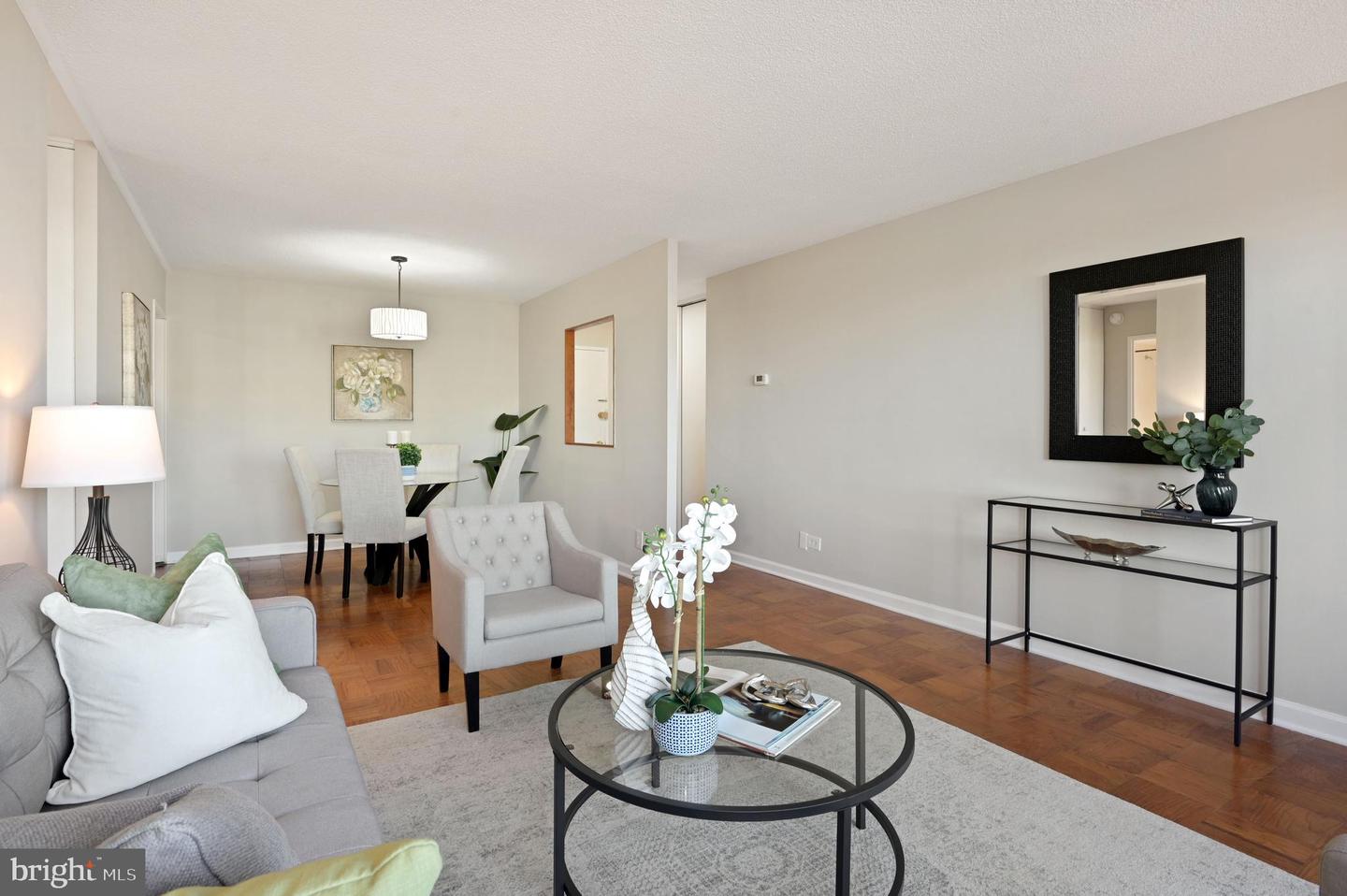 240 M St SW #E807