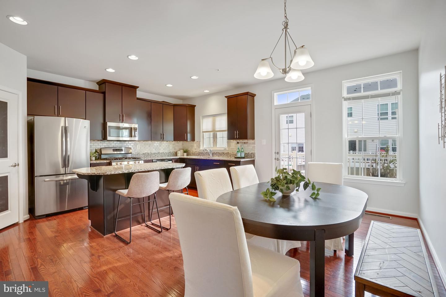 3711 Commodore Joshua Barney Dr NE