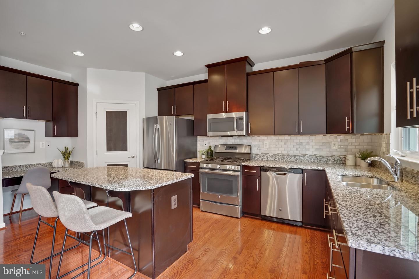 3711 Commodore Joshua Barney Dr NE