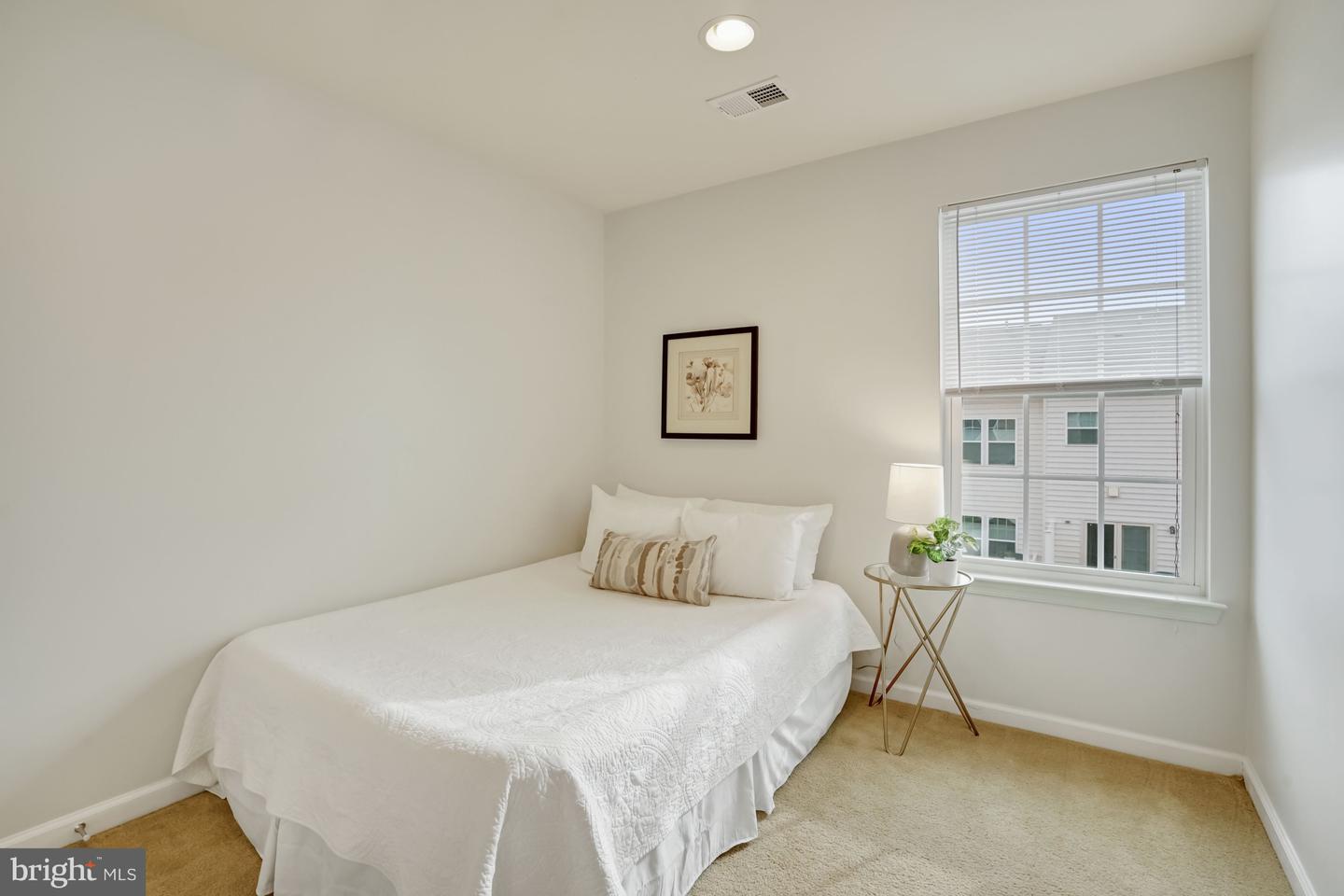 3711 Commodore Joshua Barney Dr NE