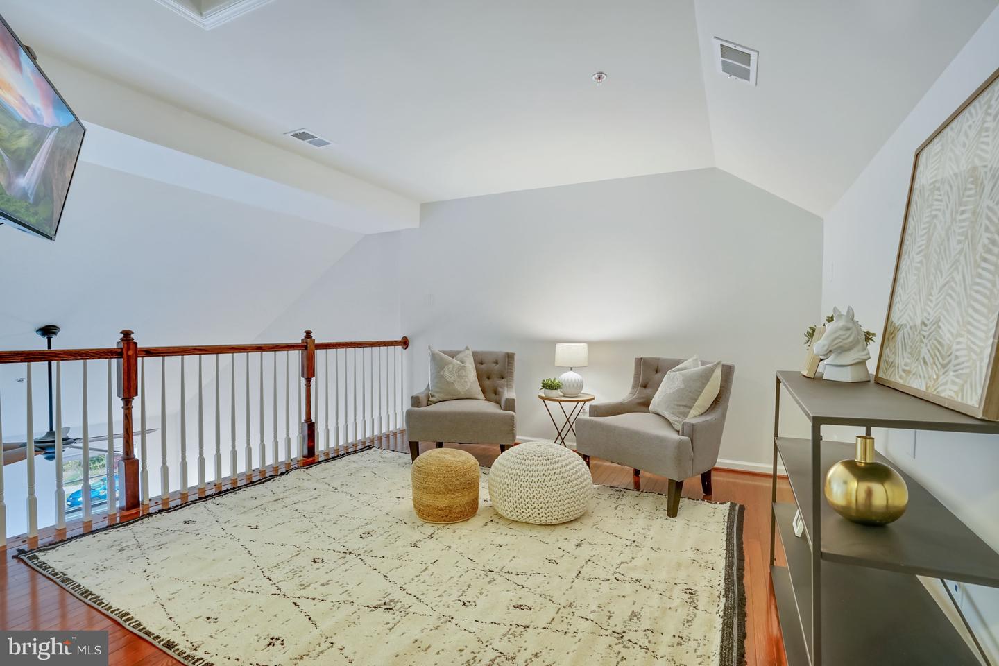 3711 Commodore Joshua Barney Dr NE