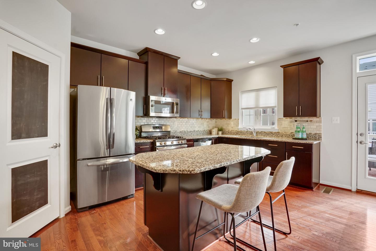 3711 Commodore Joshua Barney Dr NE