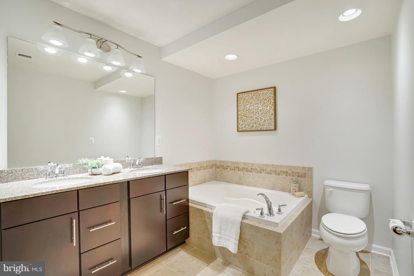 3711 Commodore Joshua Barney Dr NE