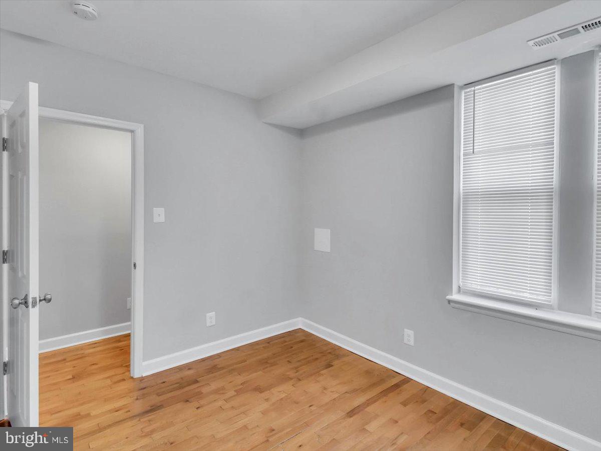 27 Bates St NW