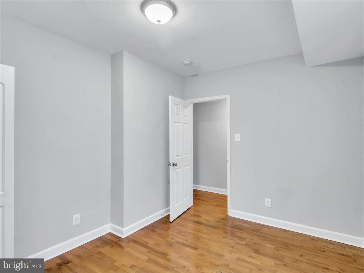 27 Bates St NW