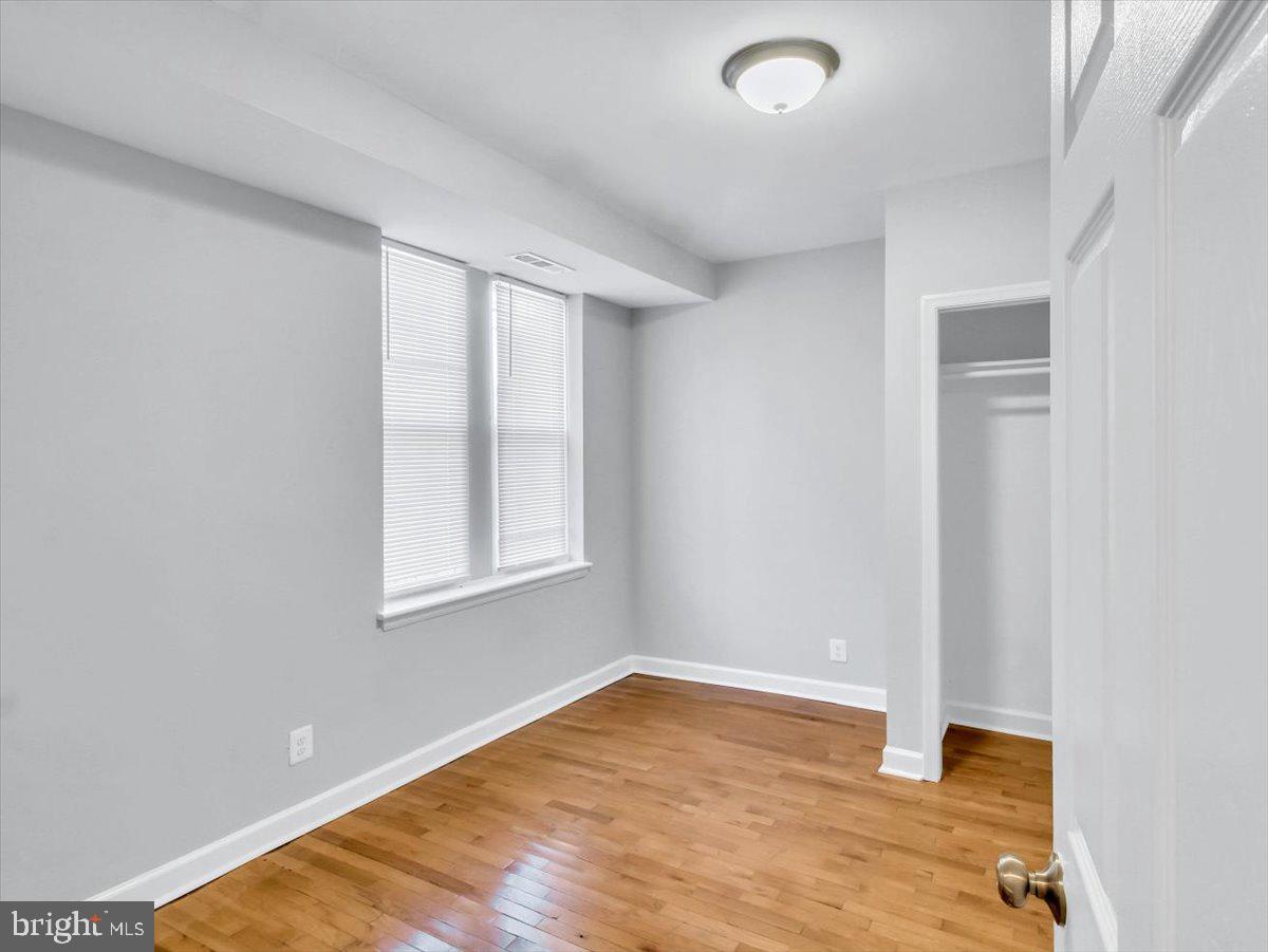 27 Bates St NW