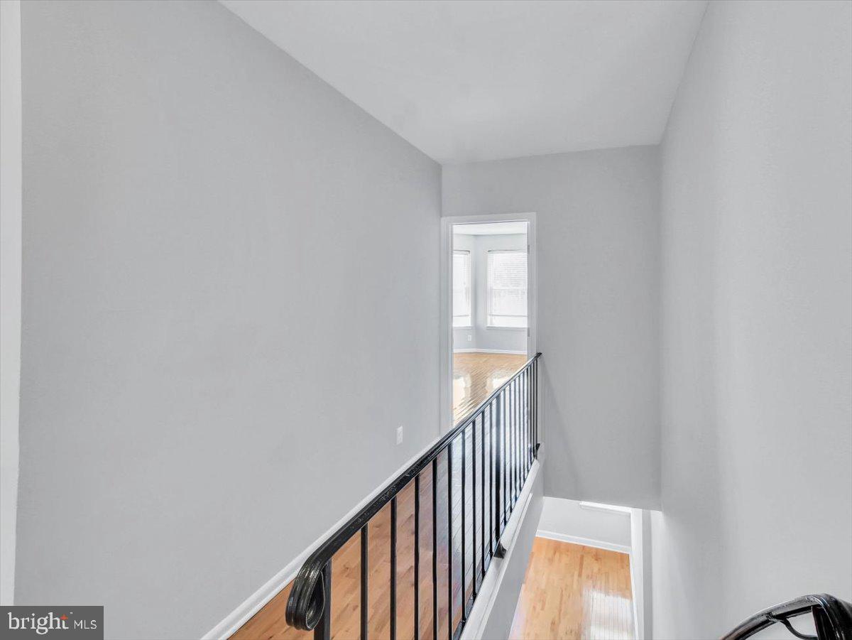 27 Bates St NW