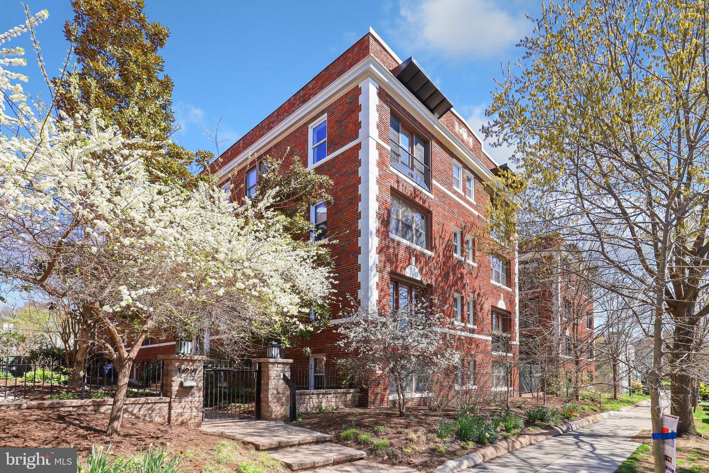 149 W St NW #34