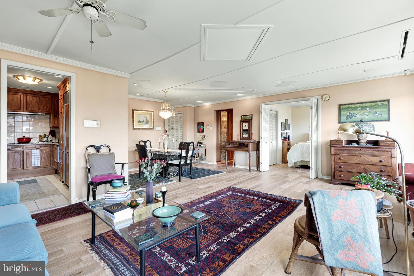 2501 Calvert St NW #903