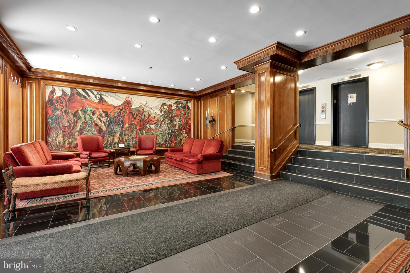 2501 Calvert St NW #903