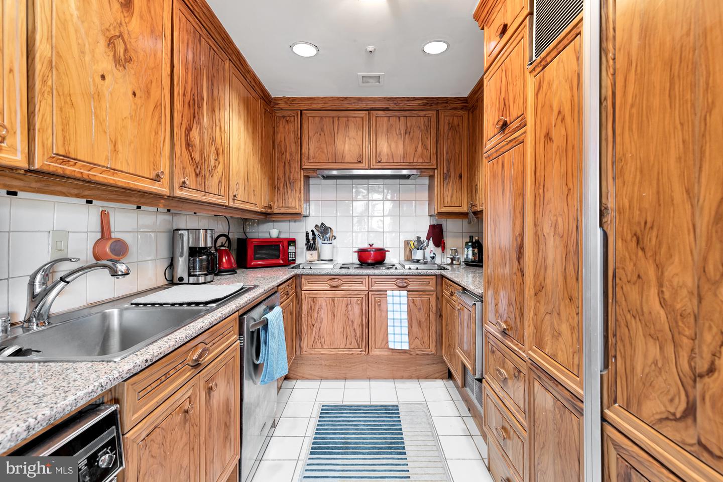 2501 Calvert St NW #903