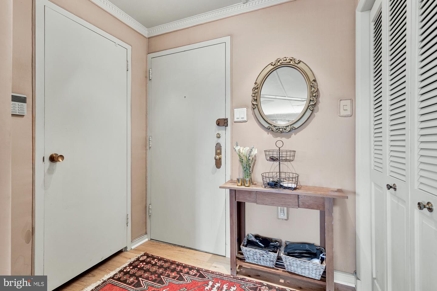 2501 Calvert St NW #903