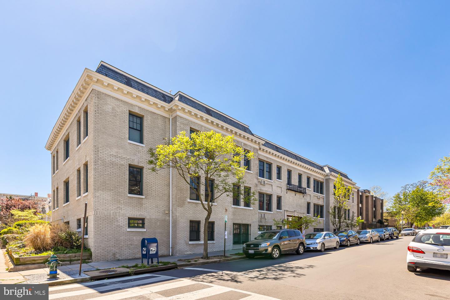 1708 Newton St NW #302