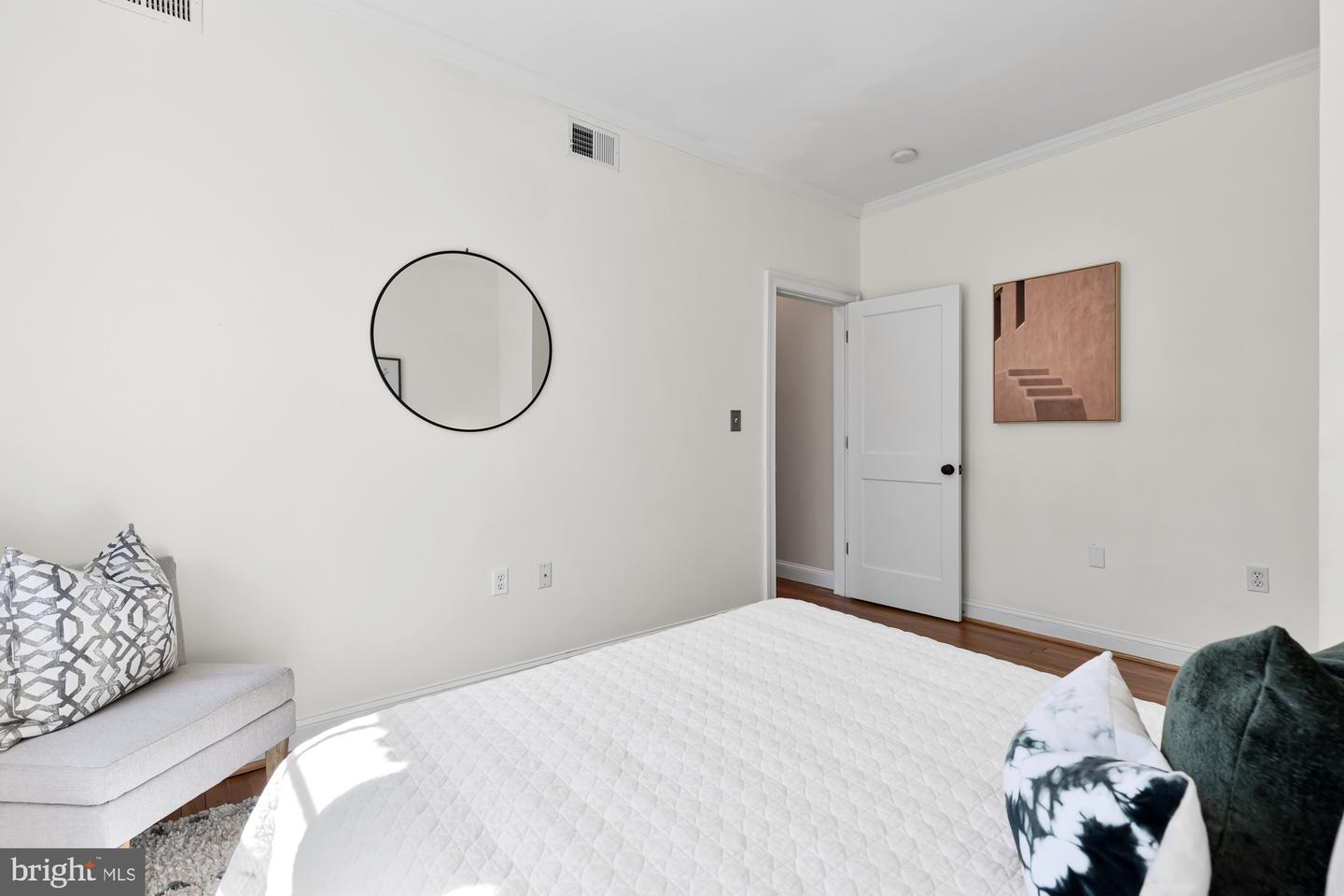 1708 Newton St NW #302