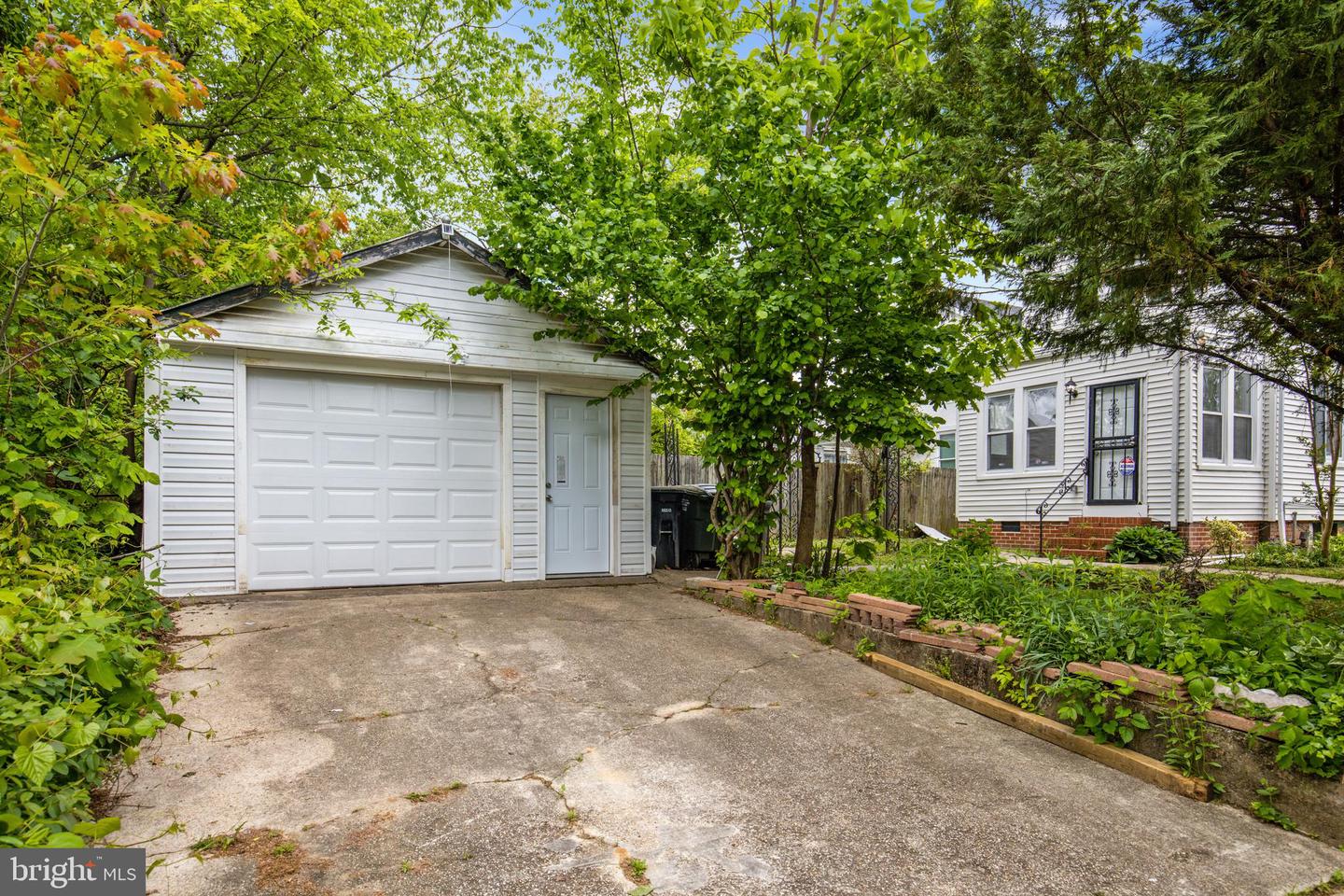 3225 5th St SE