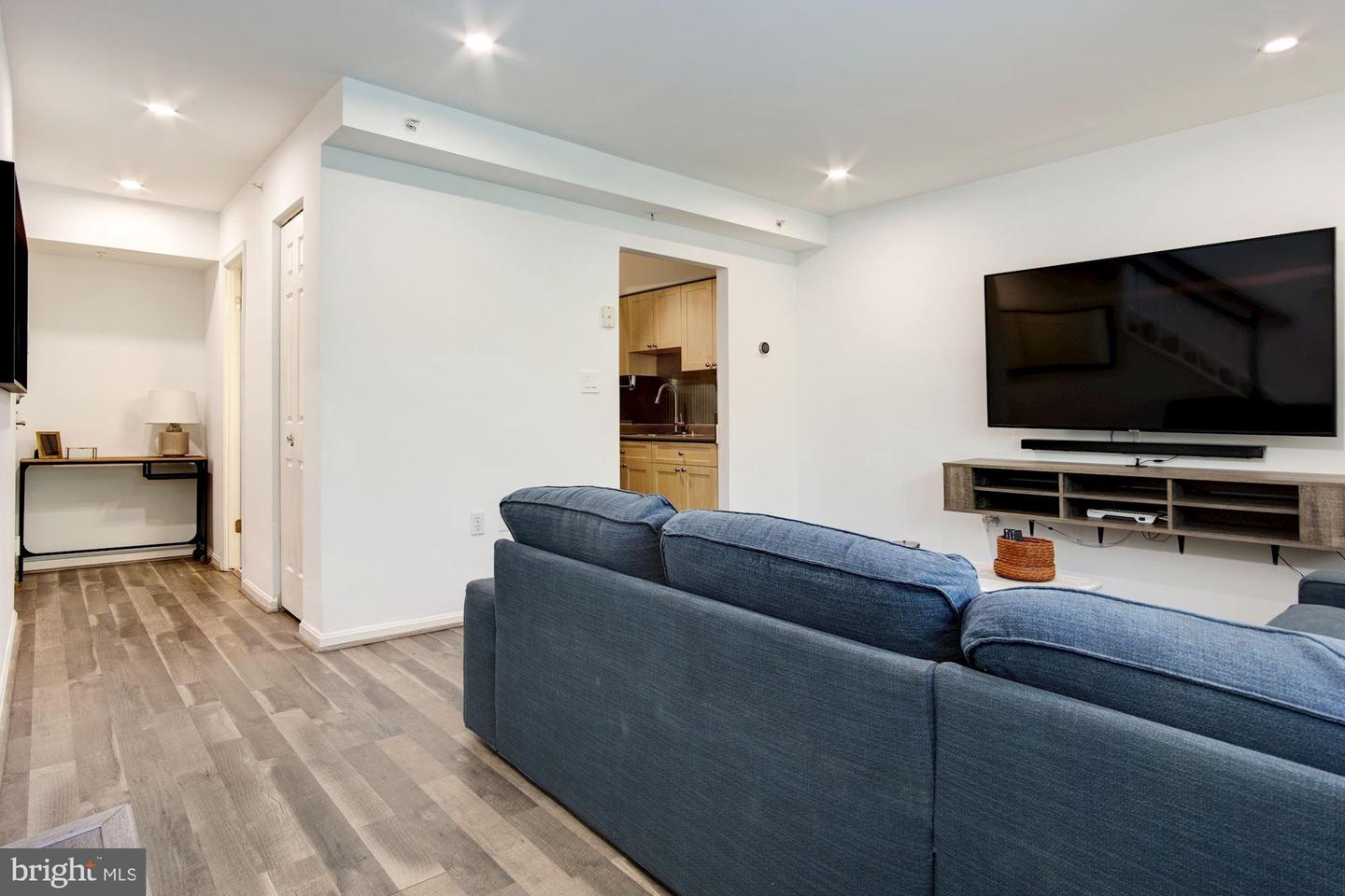 3804 Rodman St NW #302