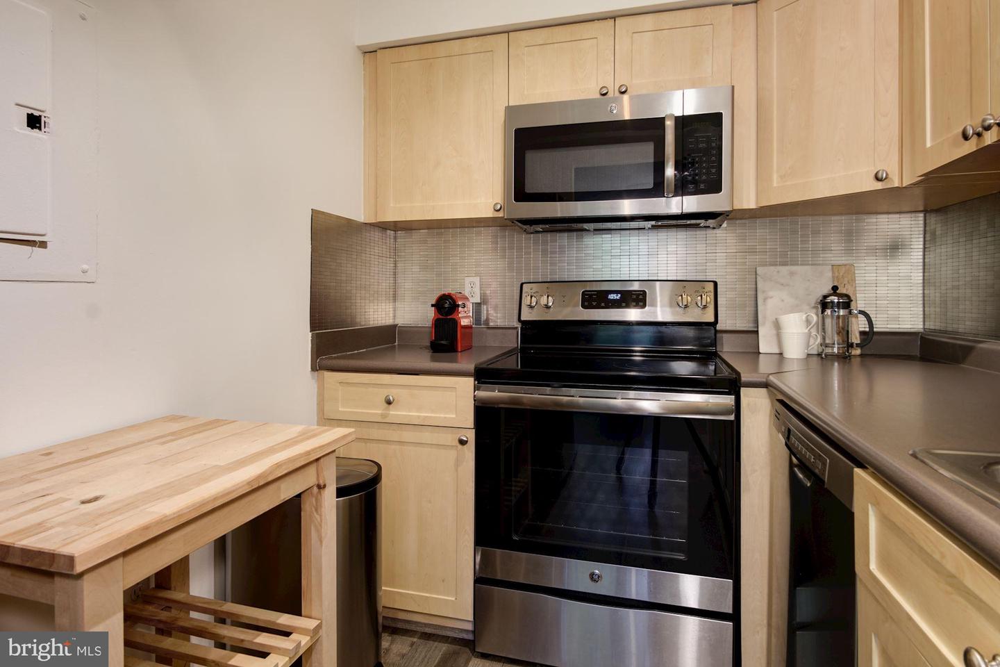 3804 Rodman St NW #302