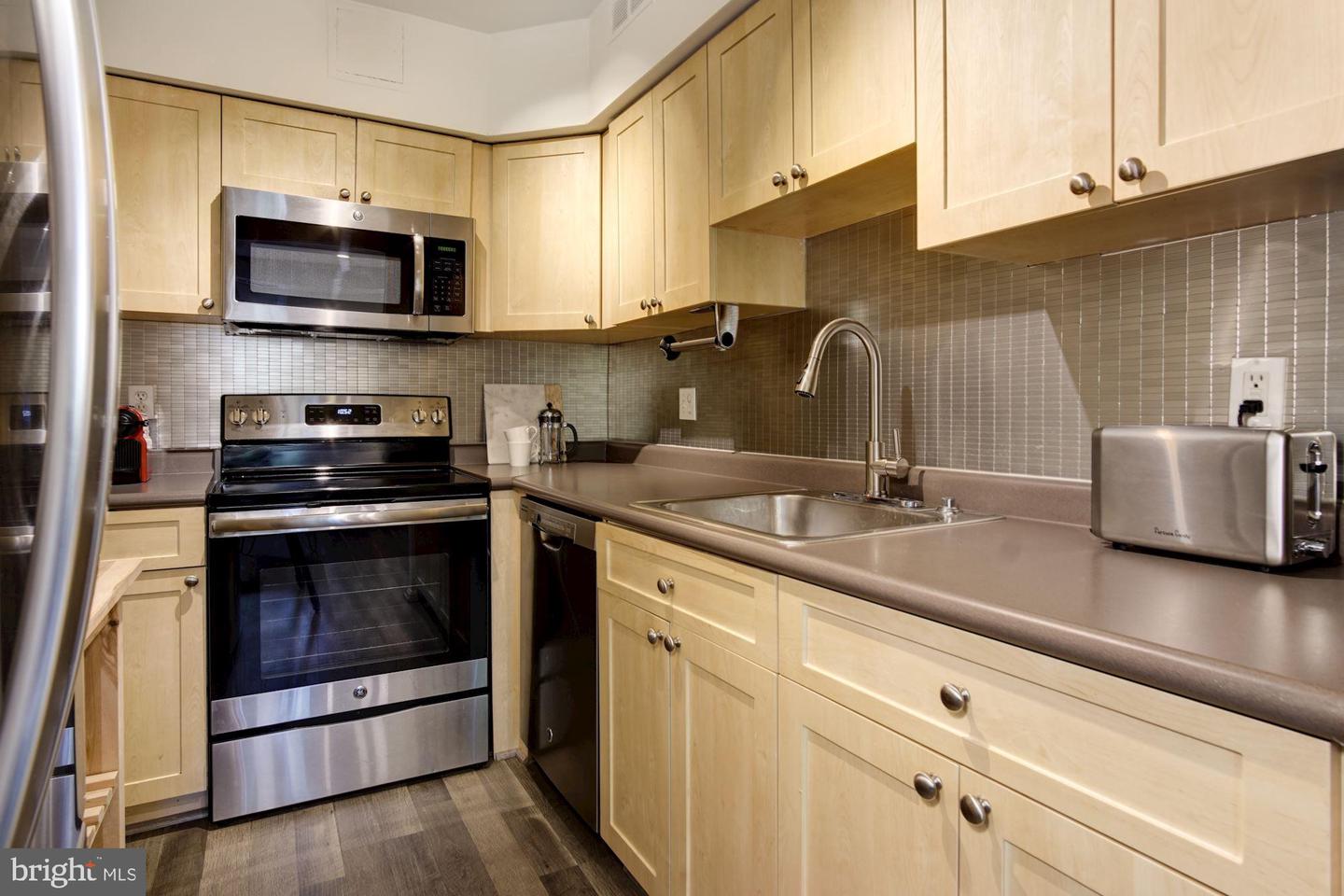 3804 Rodman St NW #302