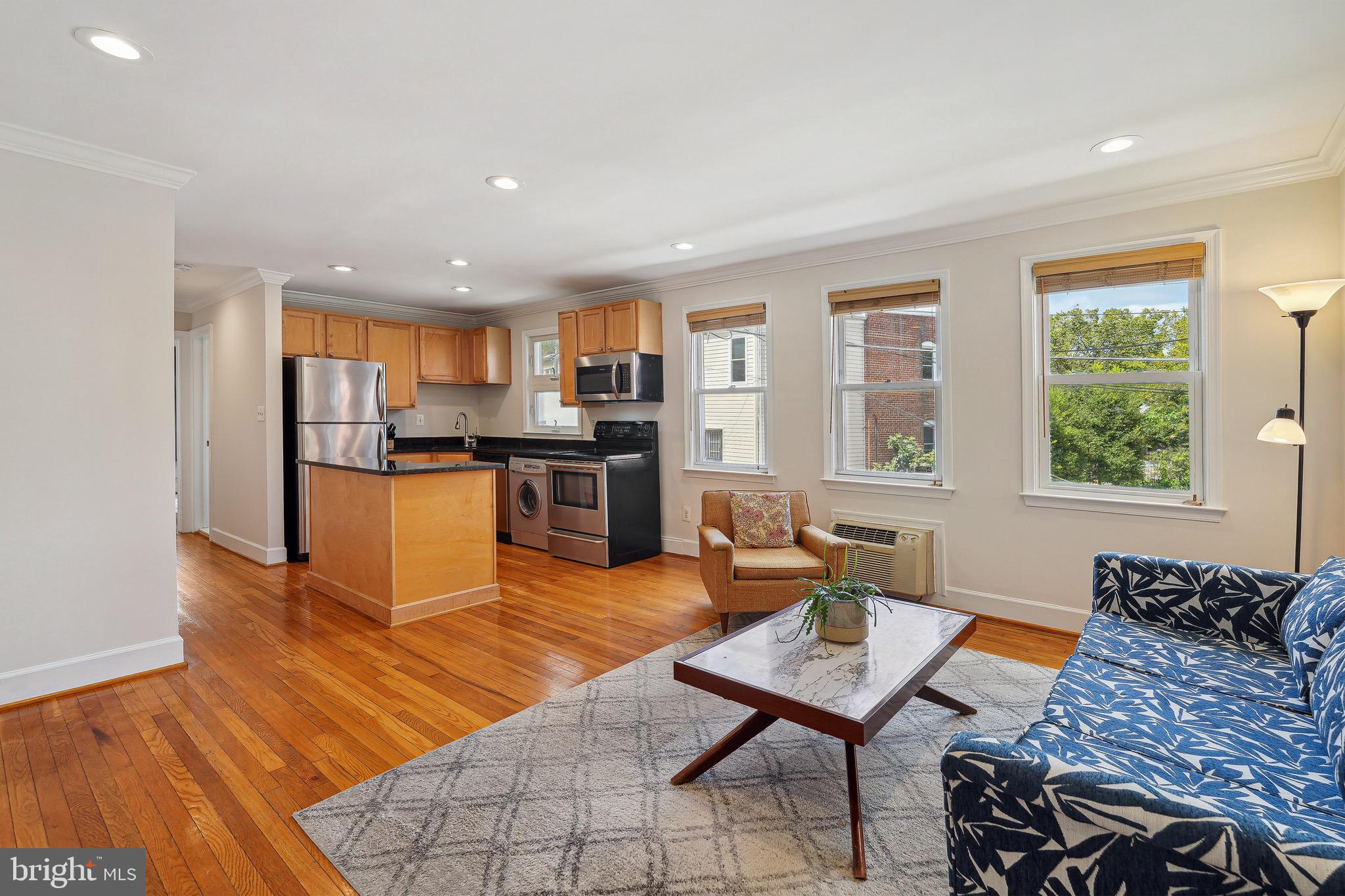 420 Oklahoma Ave NE #202