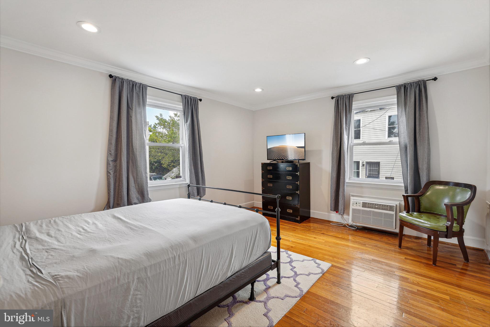 420 Oklahoma Ave NE #202