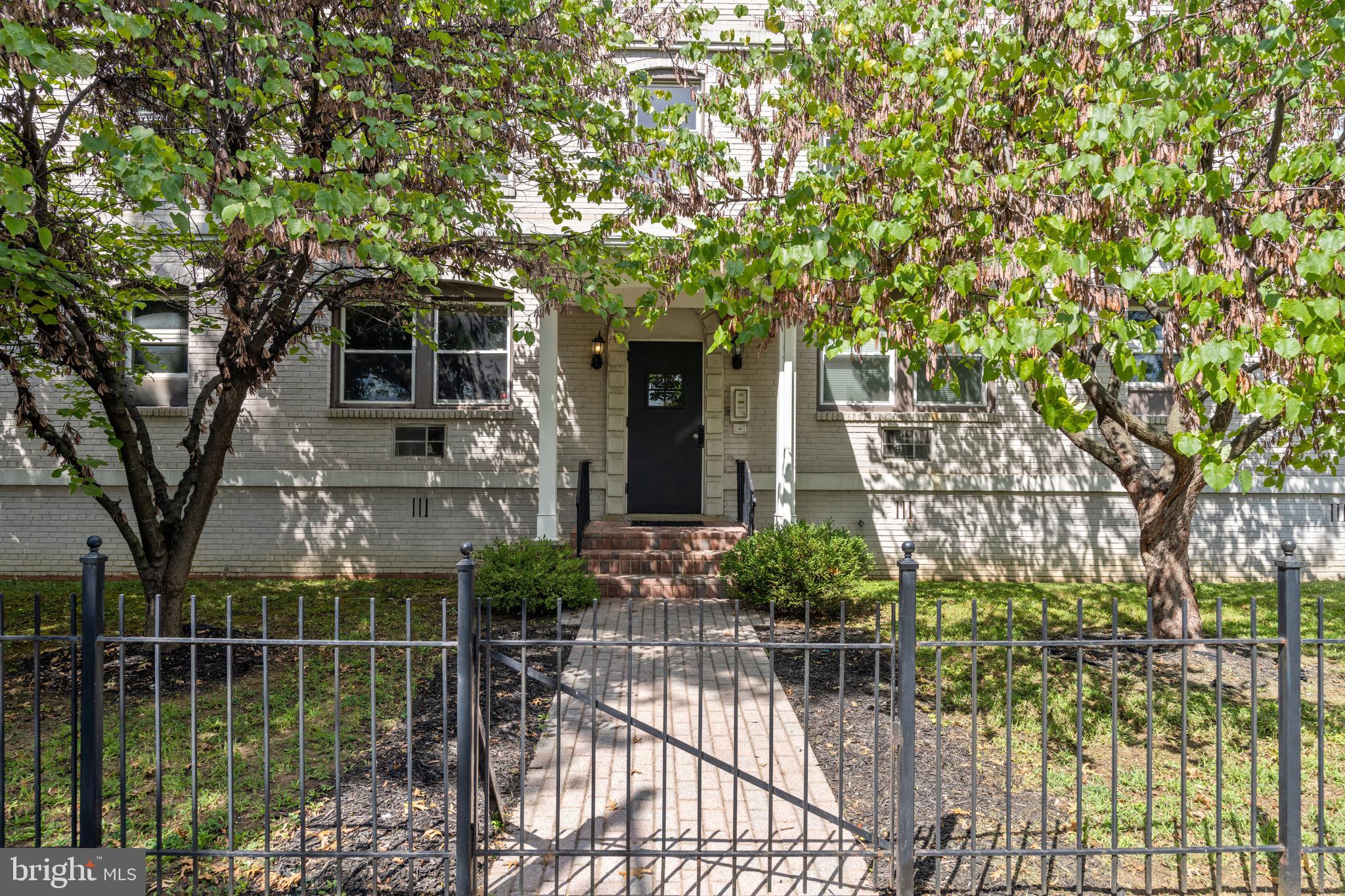 420 Oklahoma Ave NE #202