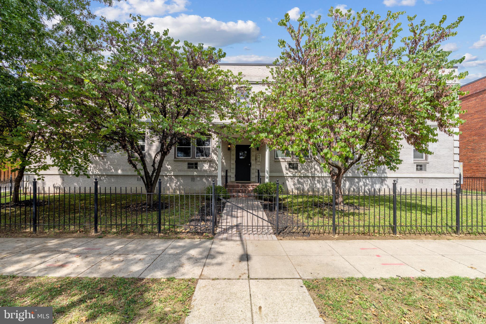 420 Oklahoma Ave NE #202