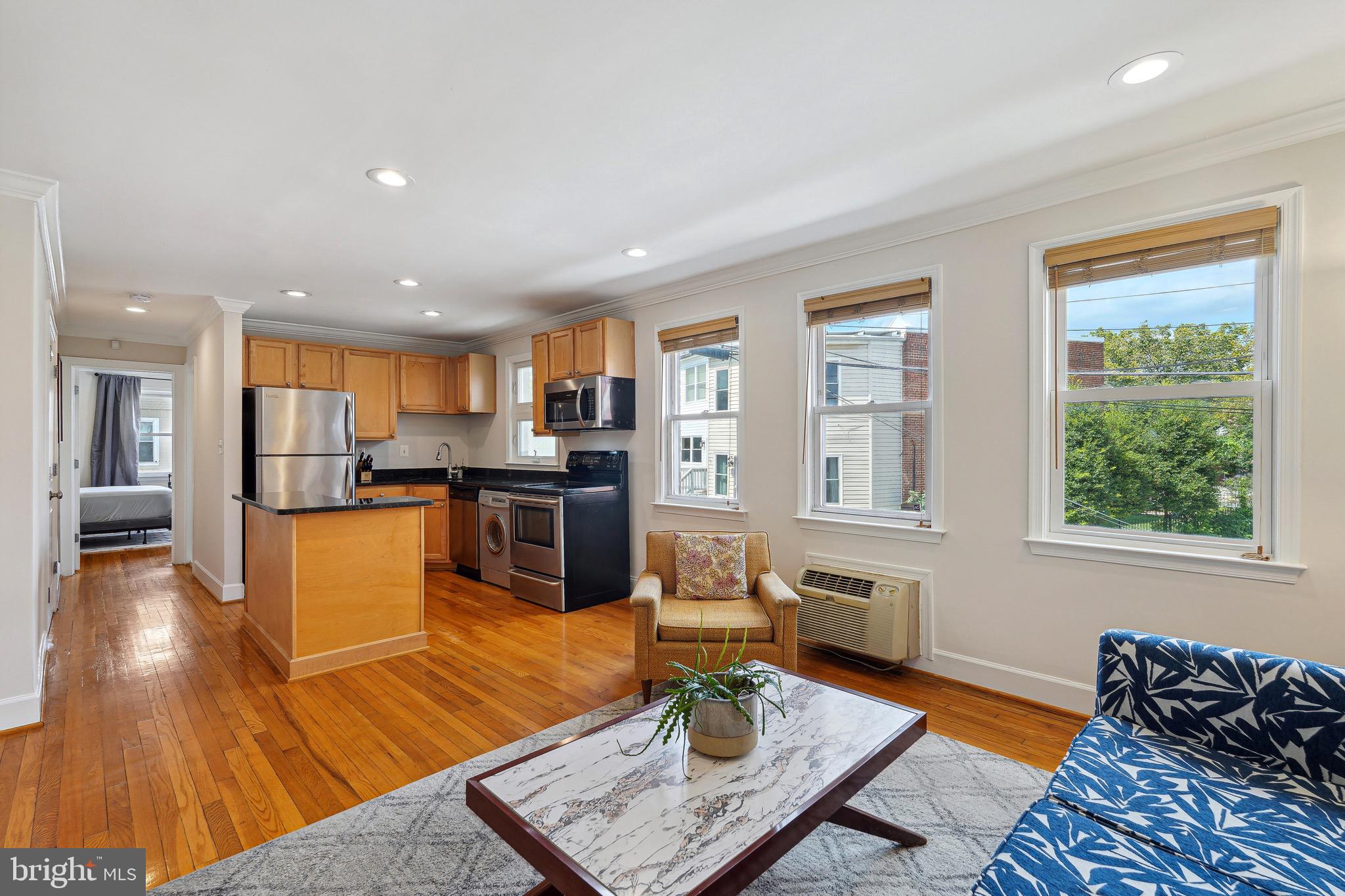 420 Oklahoma Ave NE #202
