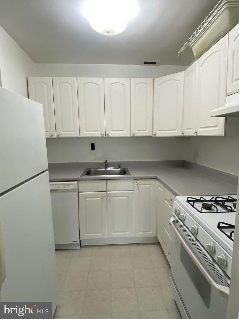 2829 Connecticut Ave NW #513